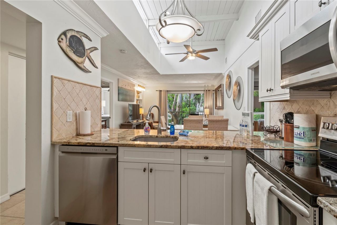 5310 Gulf Of Mexico Drive, Unit 16, Longboat Key, FL 34228 Photo