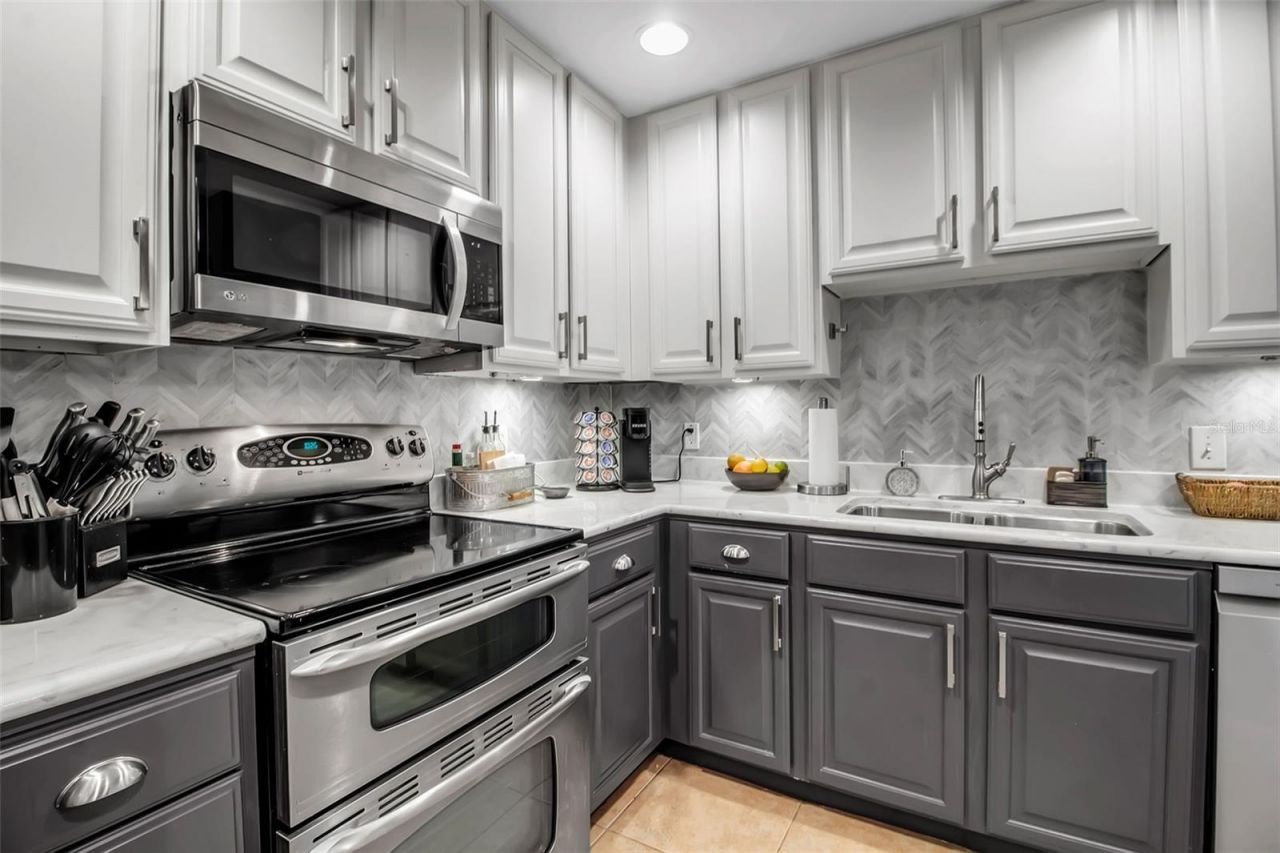 808 3rd Avenue W, Unit 307, Bradenton, FL 34205 Photo