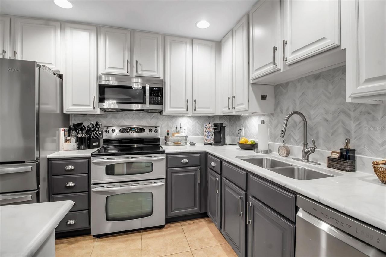808 3rd Avenue W, Unit 307, Bradenton, FL 34205 Photo