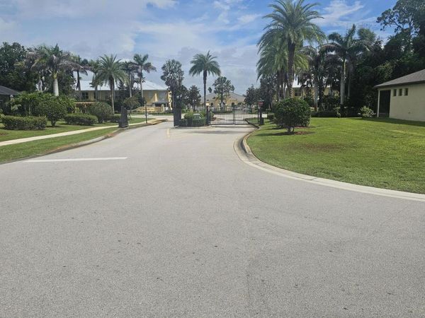 6038 NW REGENT Street, Port St. Lucie, FL 34983