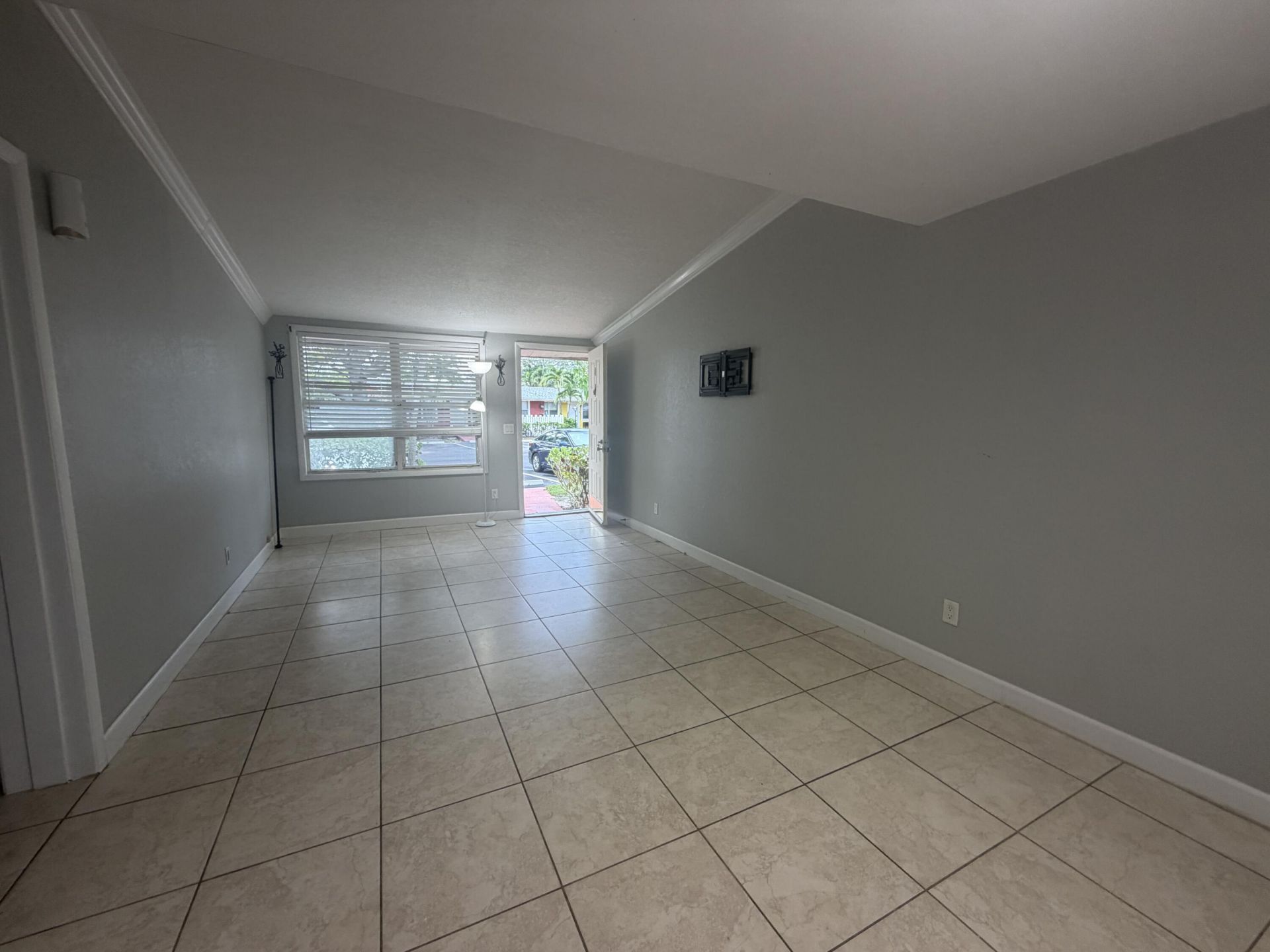 7194 Southgate Boulevard, Tamarac, FL 33321 Photo