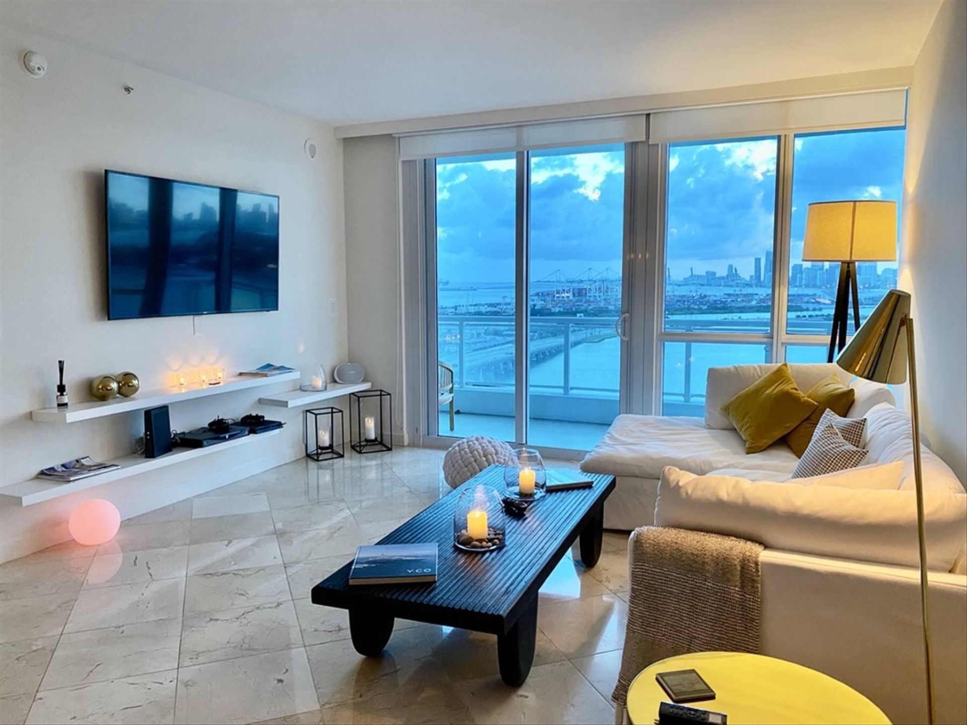 540 West Avenue, Unit 2011, Miami Beach, FL 33139 Photo