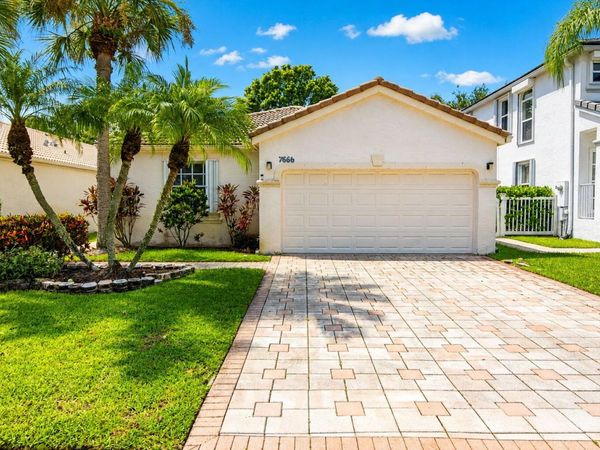 7666 Rockport Circle, Lake Worth, FL 33467