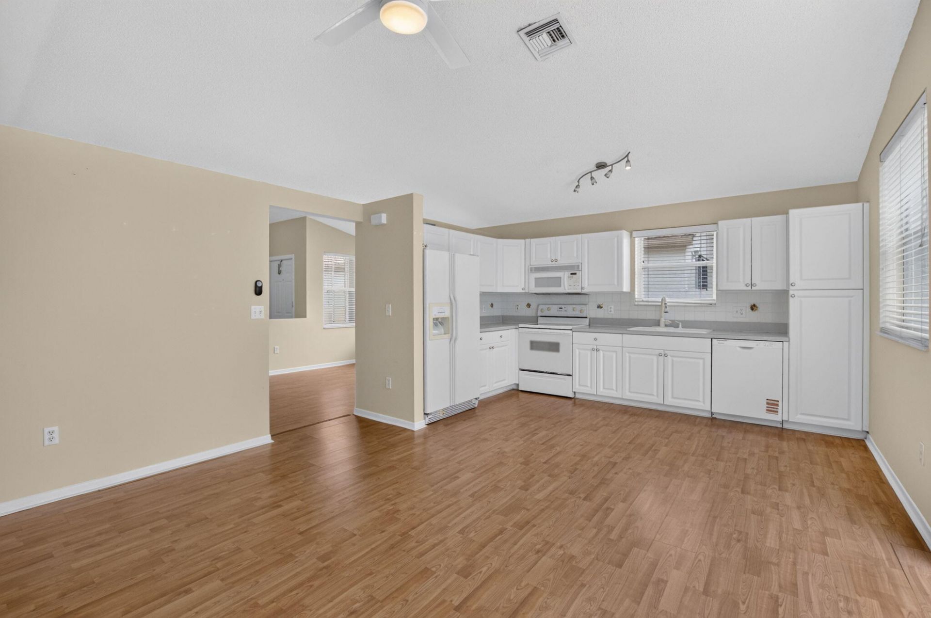 7666 Rockport Circle, Lake Worth, FL 33467 Photo
