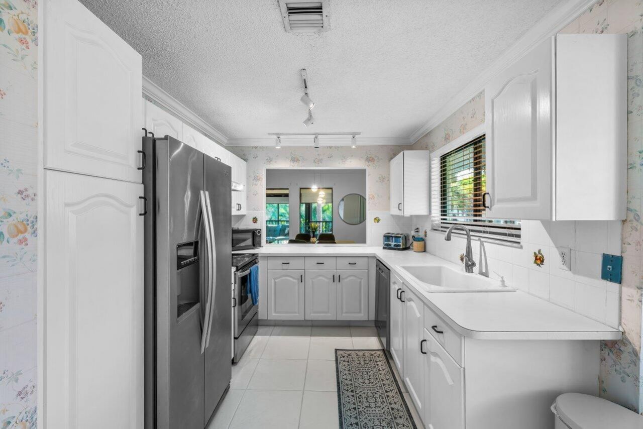 50 Pelican Pointe Drive, Unit 2050, Delray Beach, FL 33483 Photo