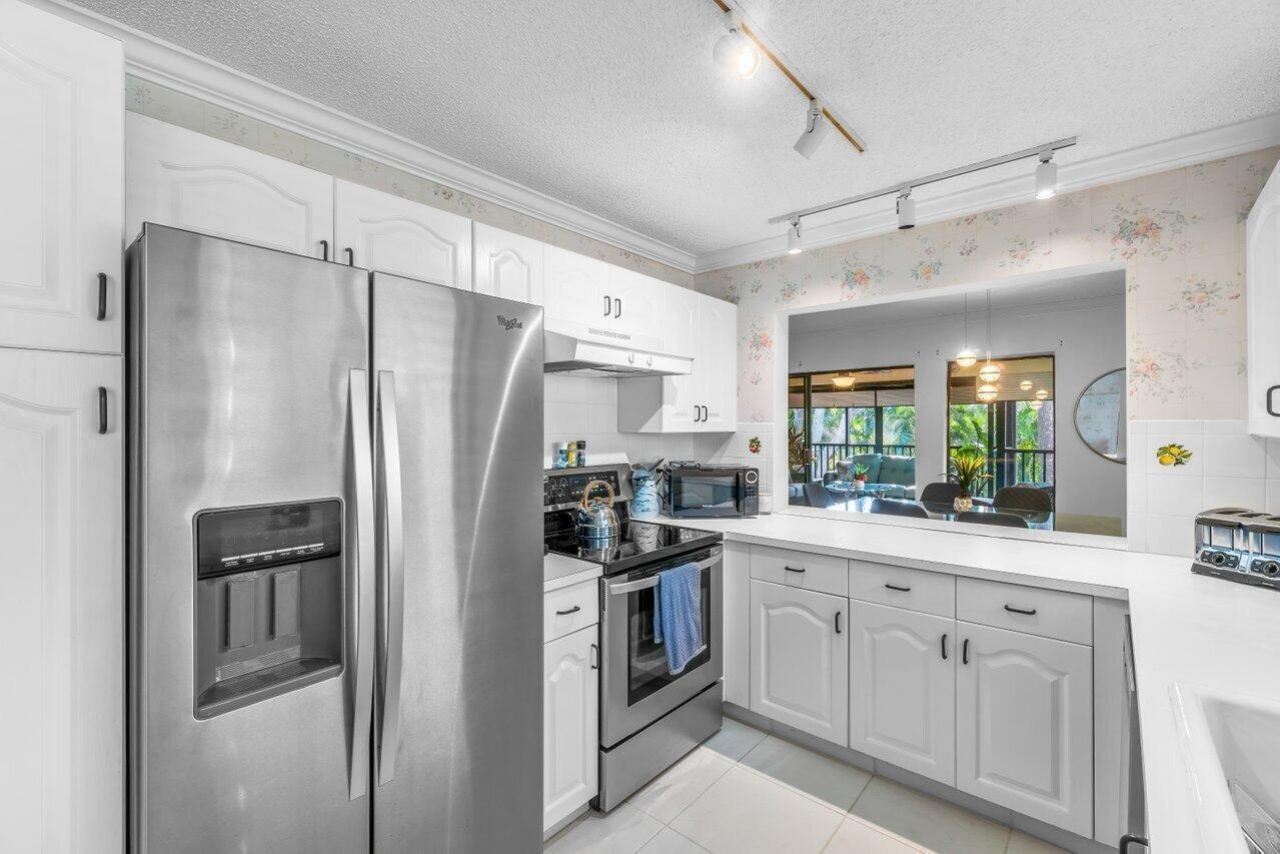 50 Pelican Pointe Drive, Unit 2050, Delray Beach, FL 33483 Photo