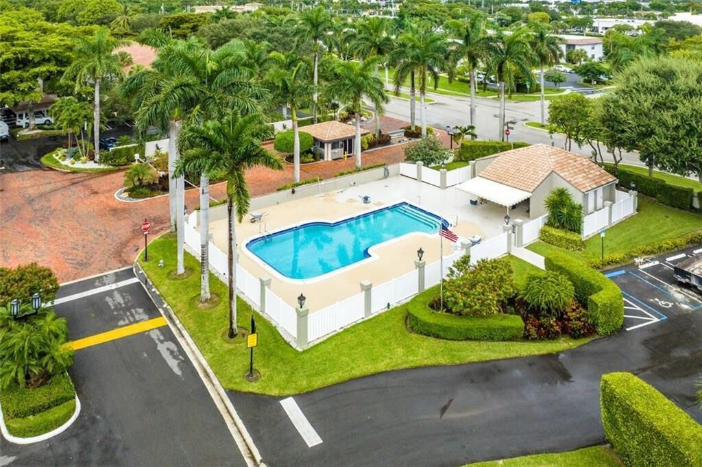 50 Pelican Pointe Drive, Unit 2050, Delray Beach, FL 33483 Photo