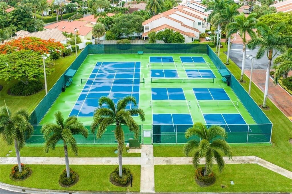 50 Pelican Pointe Drive, Unit 2050, Delray Beach, FL 33483 Photo