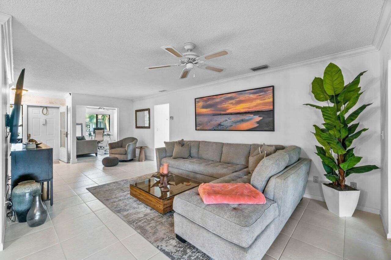 50 Pelican Pointe Drive, Unit 2050, Delray Beach, FL 33483 Photo
