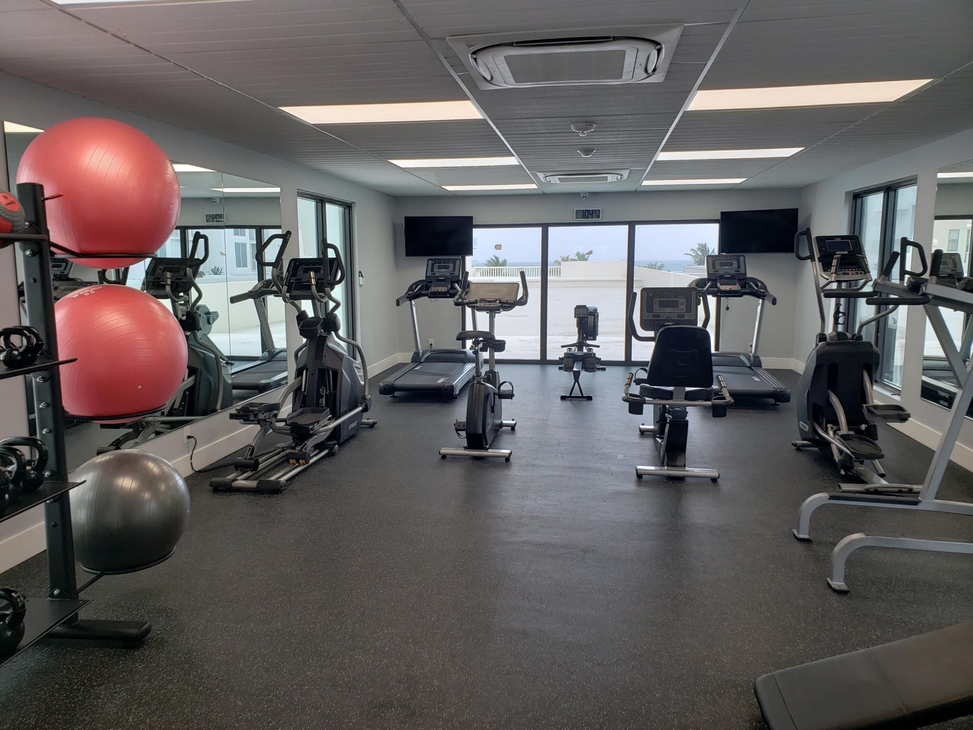 1000 S Ocean Boulevard, Unit 9J, Pompano Beach, FL 33062 Photo
