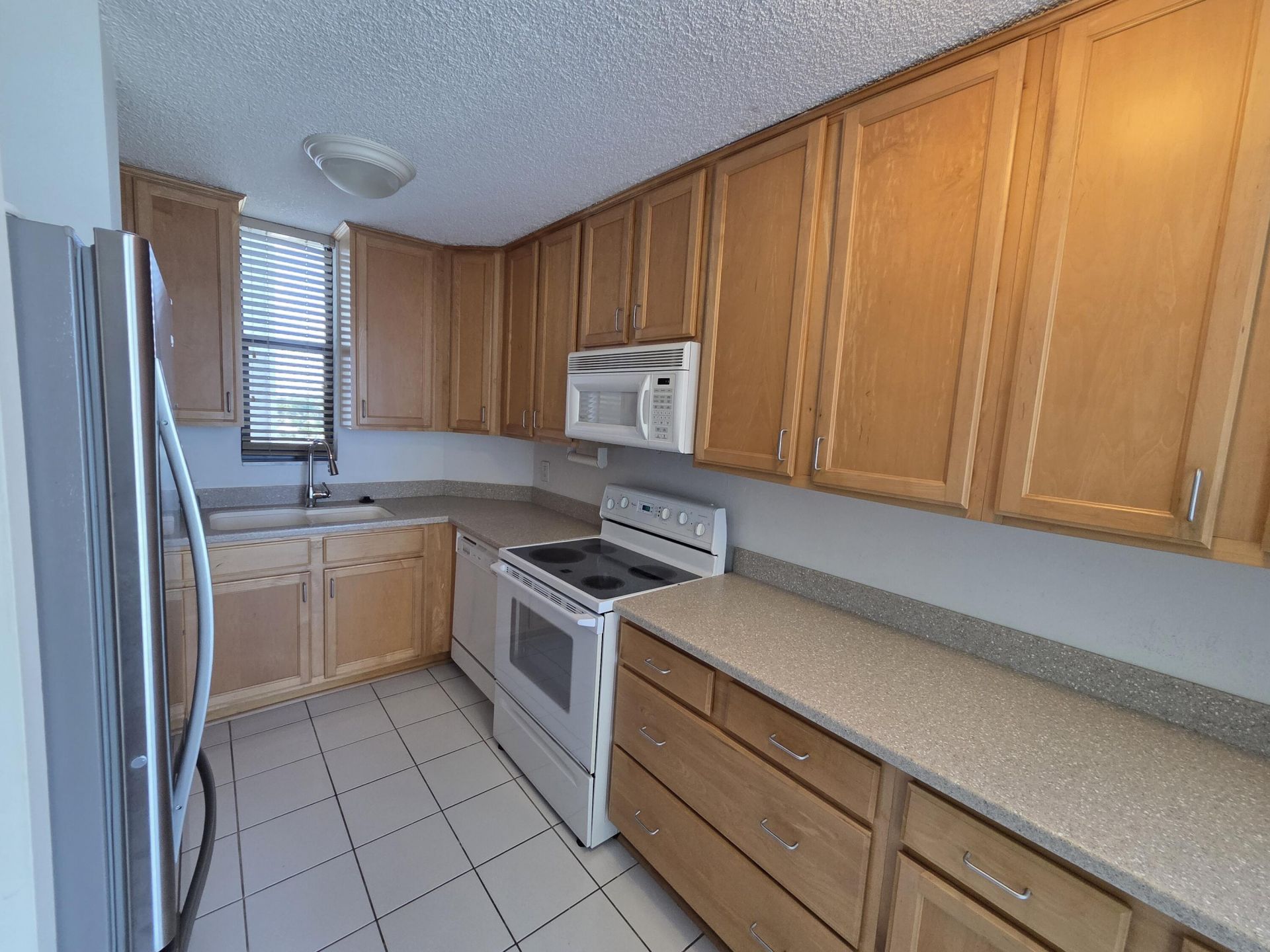 1000 S Ocean Boulevard, Unit 9J, Pompano Beach, FL 33062 Photo