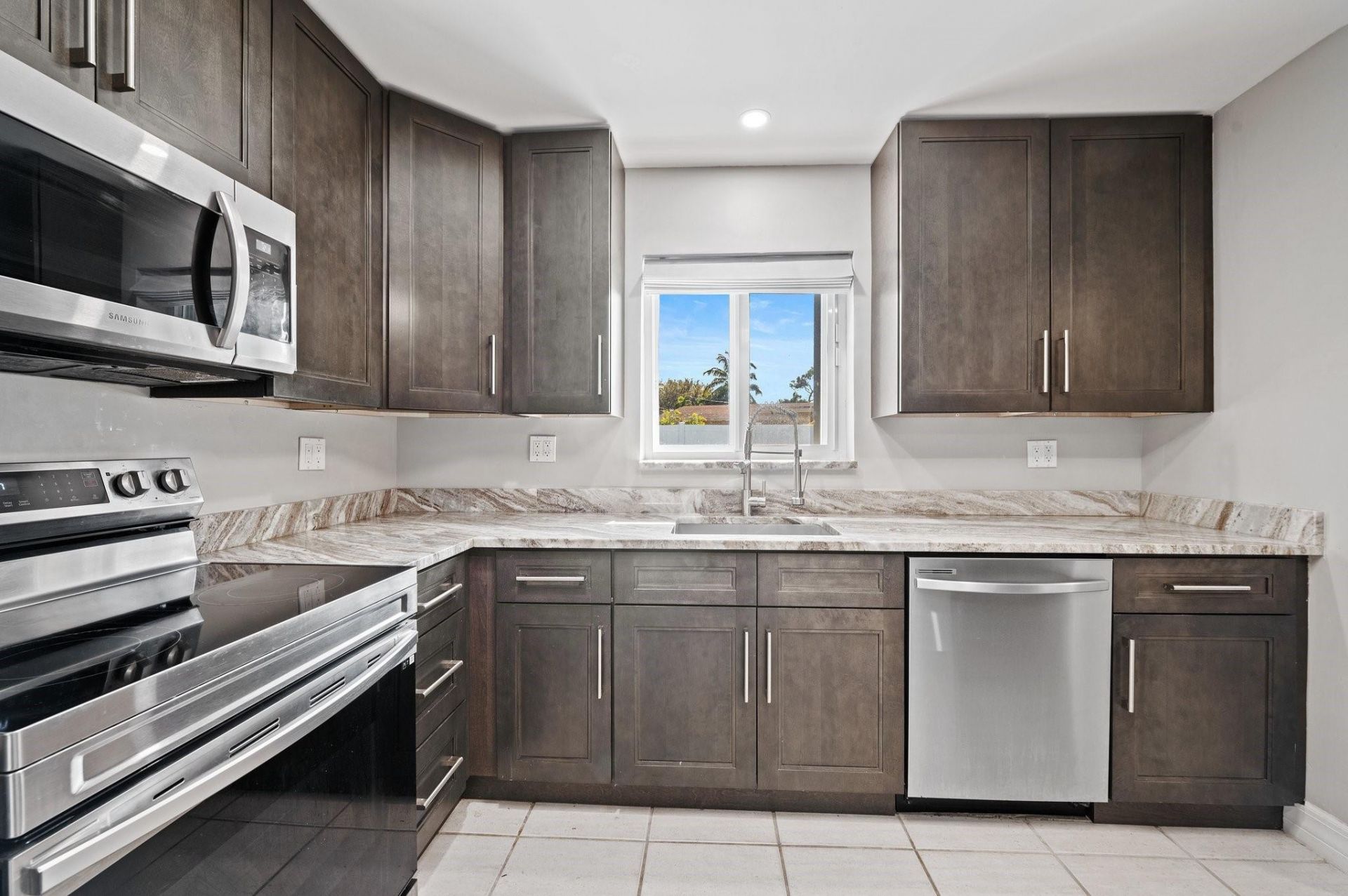 1900 SW 33rd Avenue, Fort Lauderdale, FL 33312 Photo