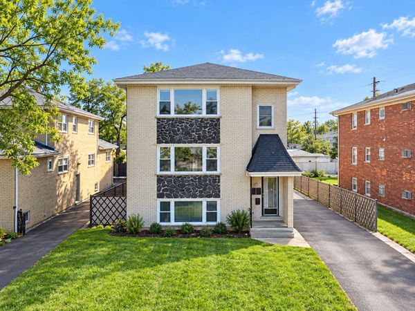 9109 Sahler Avenue, Unit 3, Brookfield, IL 60513