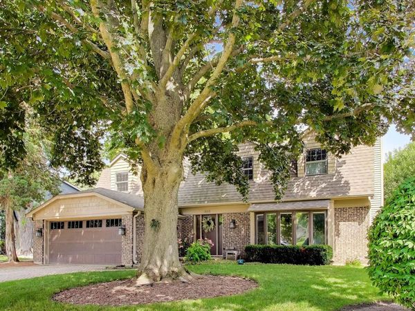 808 Dawes Street, Libertyville, IL 60048