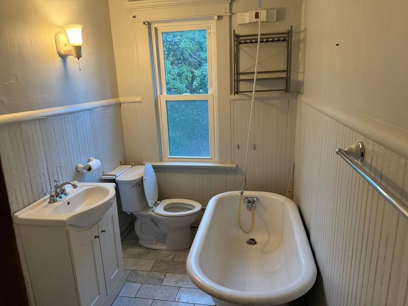 112 W Tompkins Street , Columbus, OH 43202 Photo 8