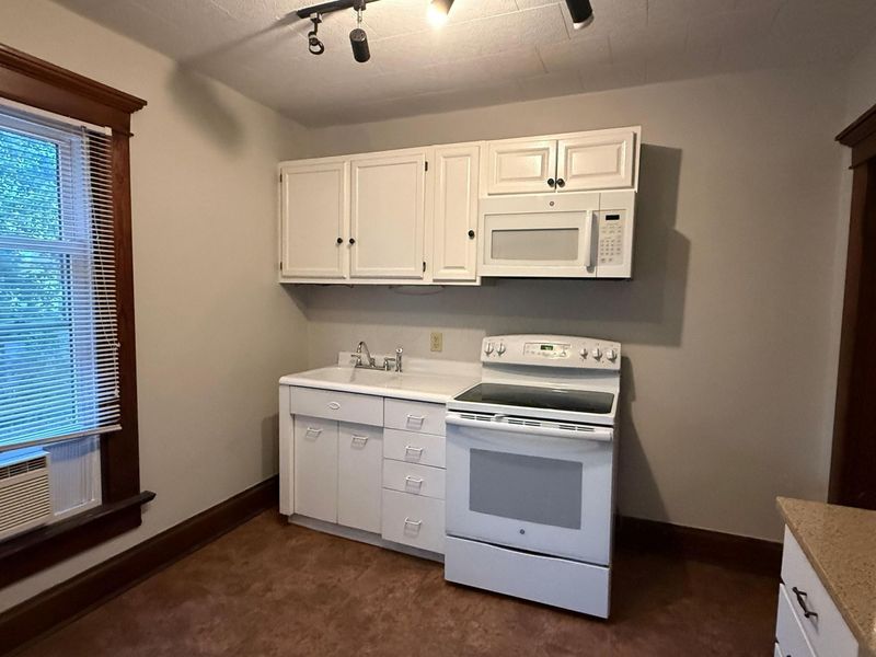 112 W Tompkins Street , Columbus, OH 43202 Photo 9