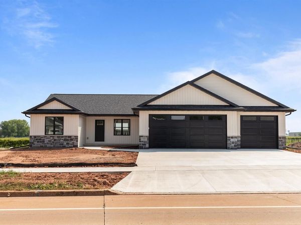 1232 S KENSINGTON DRIVE, Appleton, WI 54915