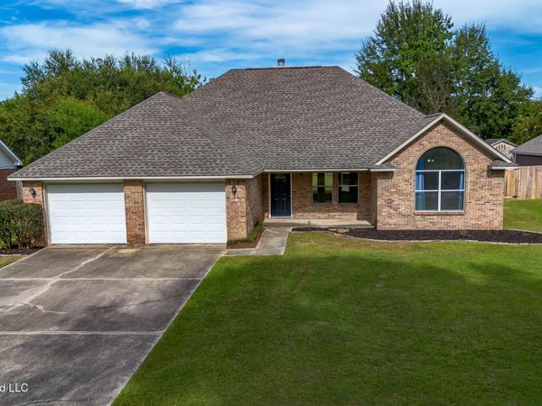 3424 N 9th Street, Ocean Springs, MS 39564