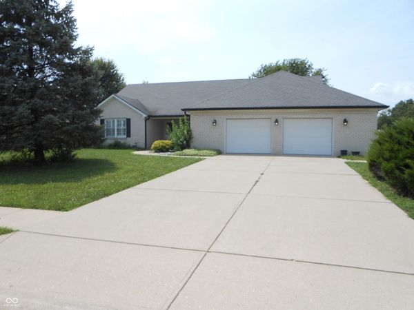 4140 S Danita Court S, New Palestine, IN 46163