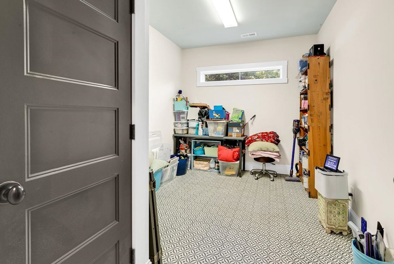 5627 Woodside Ave. Photo 64