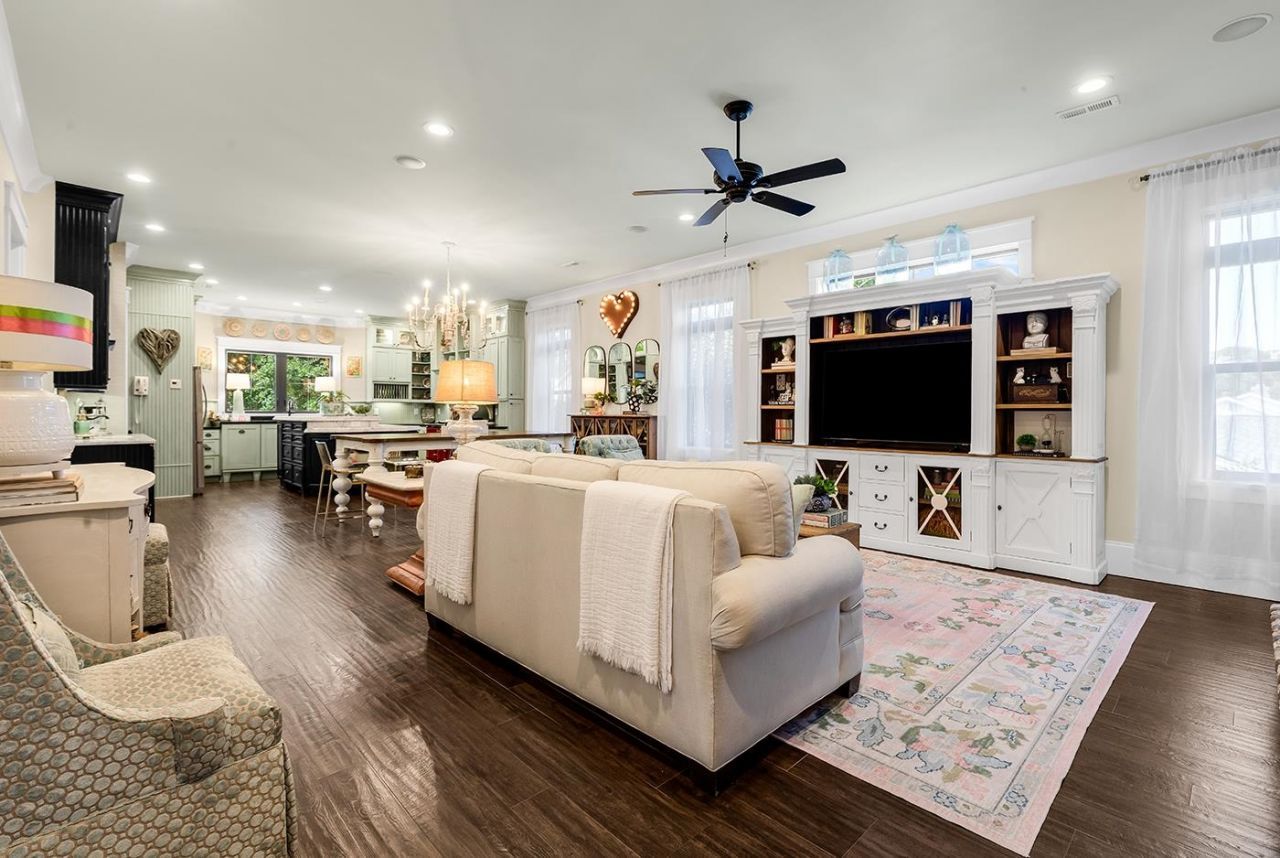 5627 Woodside Ave. Photo 9