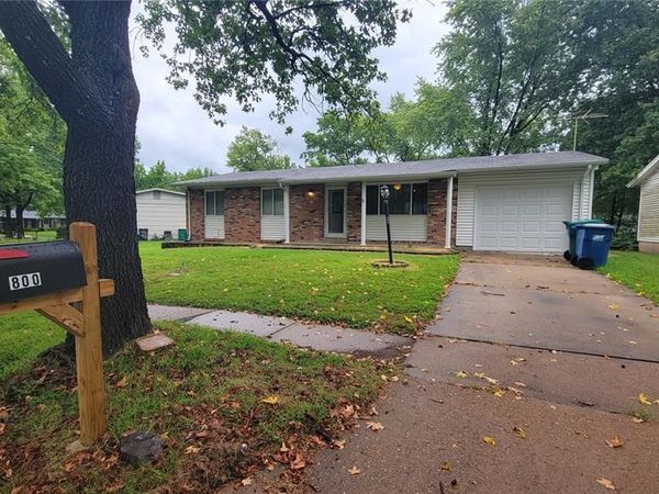 800 Laredo Avenue, Spanish Lake, MO 63138