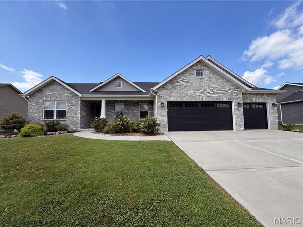 217 Emerald Way, Granite City, IL 62040