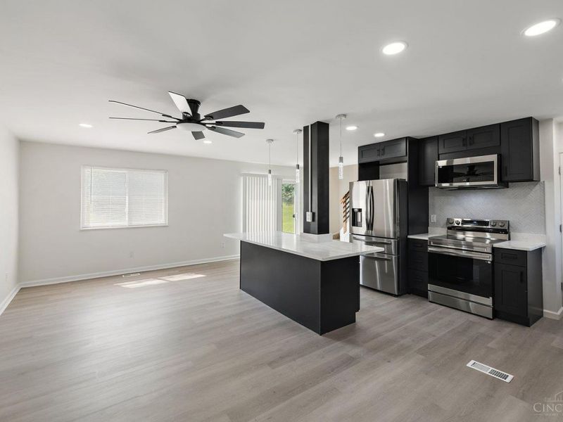 11615 Elkwood Drive, Forest Park, OH 45044 Photo 9