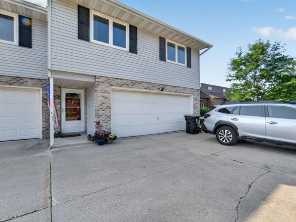 213 Broadway Drive, Sun Prairie, WI 53590