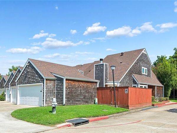 18 SPINNAKER Lane , New Orleans, LA 70124