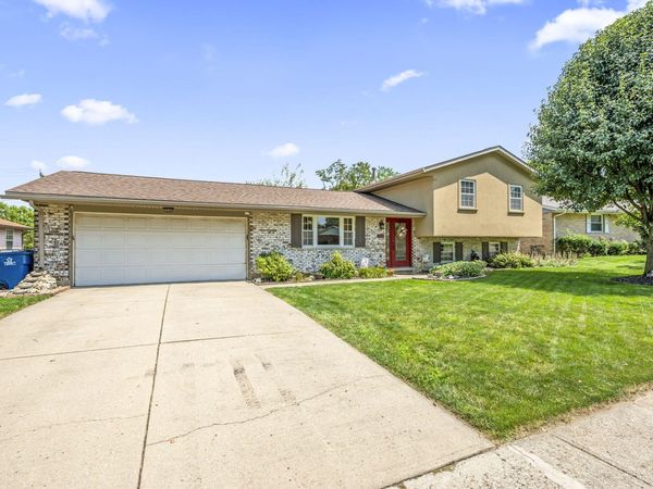 562 Hathaway Trail, Tipp City, OH 45371