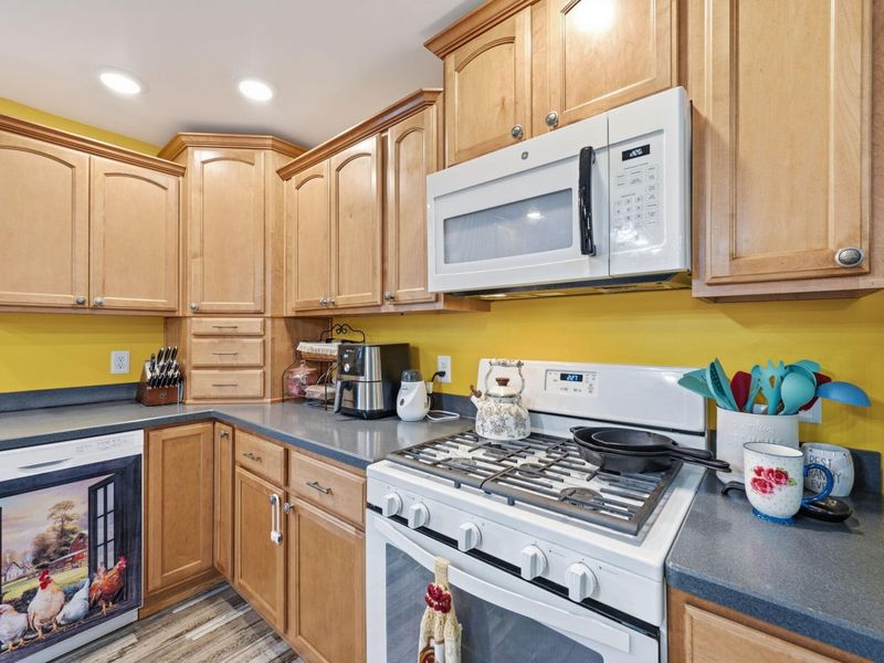 562 Hathaway Trail, Tipp City, OH 45371 Photo 16