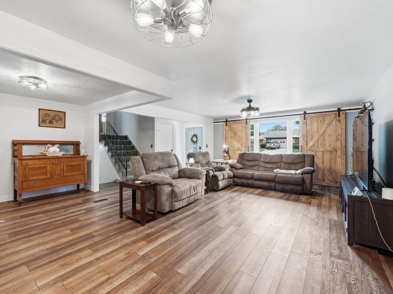 562 Hathaway Trail, Tipp City, OH 45371 Photo 9