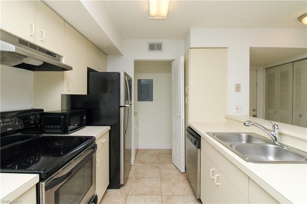 2118 Arbour Walk Cir , Unit 2811, Naples, FL 34109 Photo