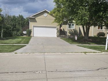 7742 Phares Drive, Lincoln, NE 68516