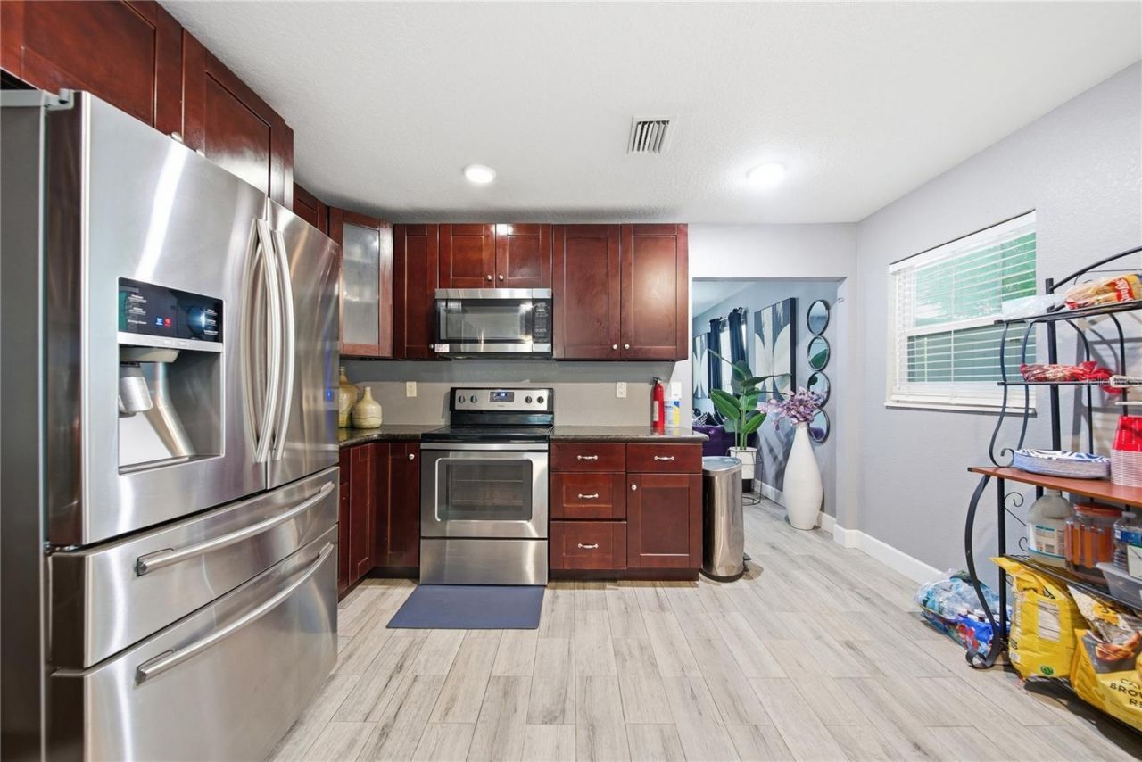 1542 28th Street S, Saint Petersburg, FL 33712 Photo