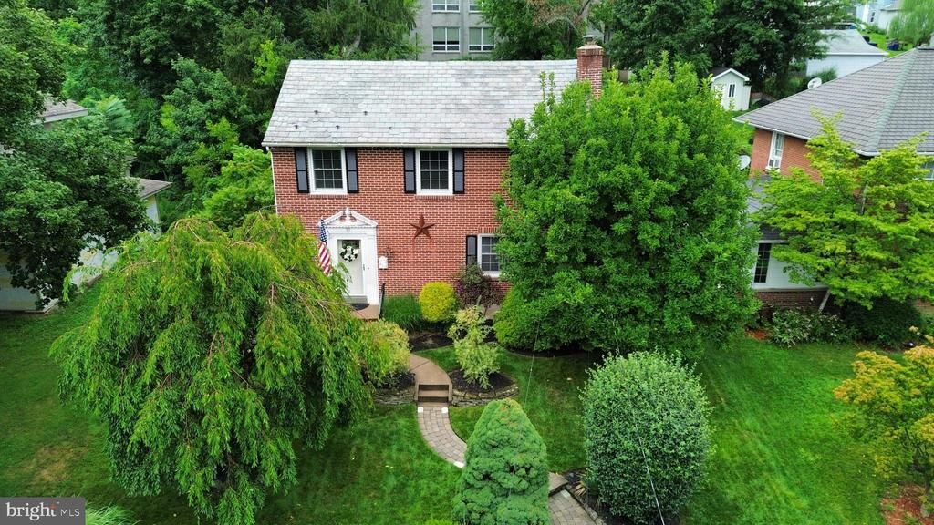 35 E Temple Avenue, Sellersville, PA 18960 Main Photo