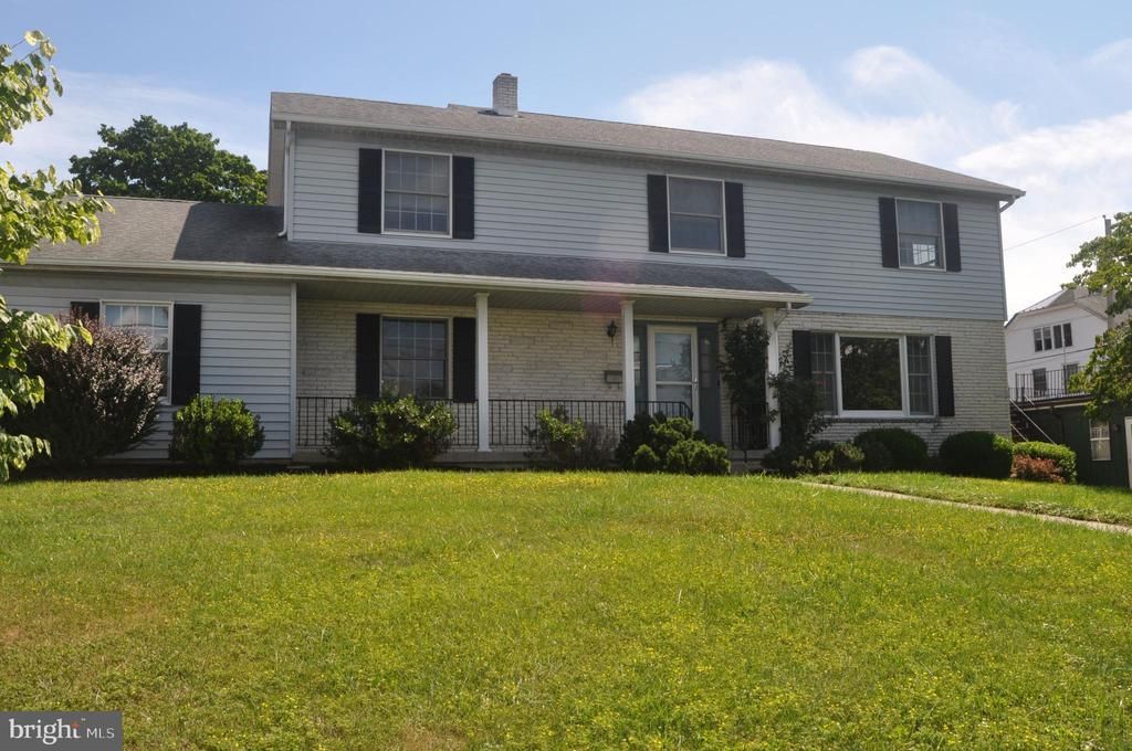 422 MARKET STREET, MILLERSBURG, PA 17061