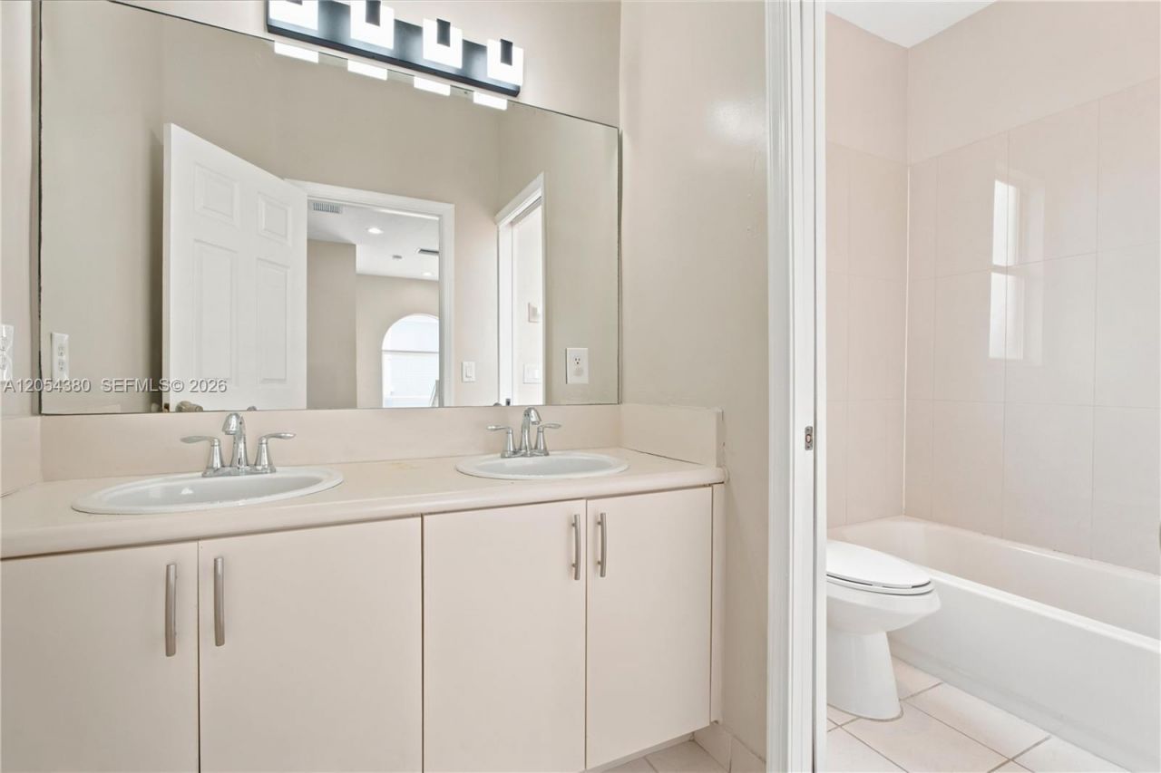 3710 NE 22nd Pl , Homestead, FL 33033 Photo