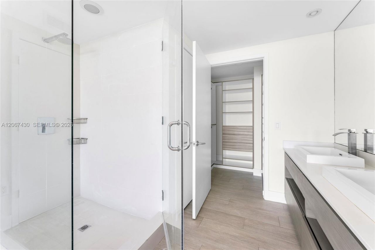 460 NE 28th St, Unit 1803, Miami, FL 33137 Photo