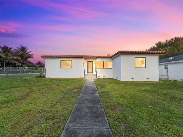14545 Garden Dr , Miami, FL 33168