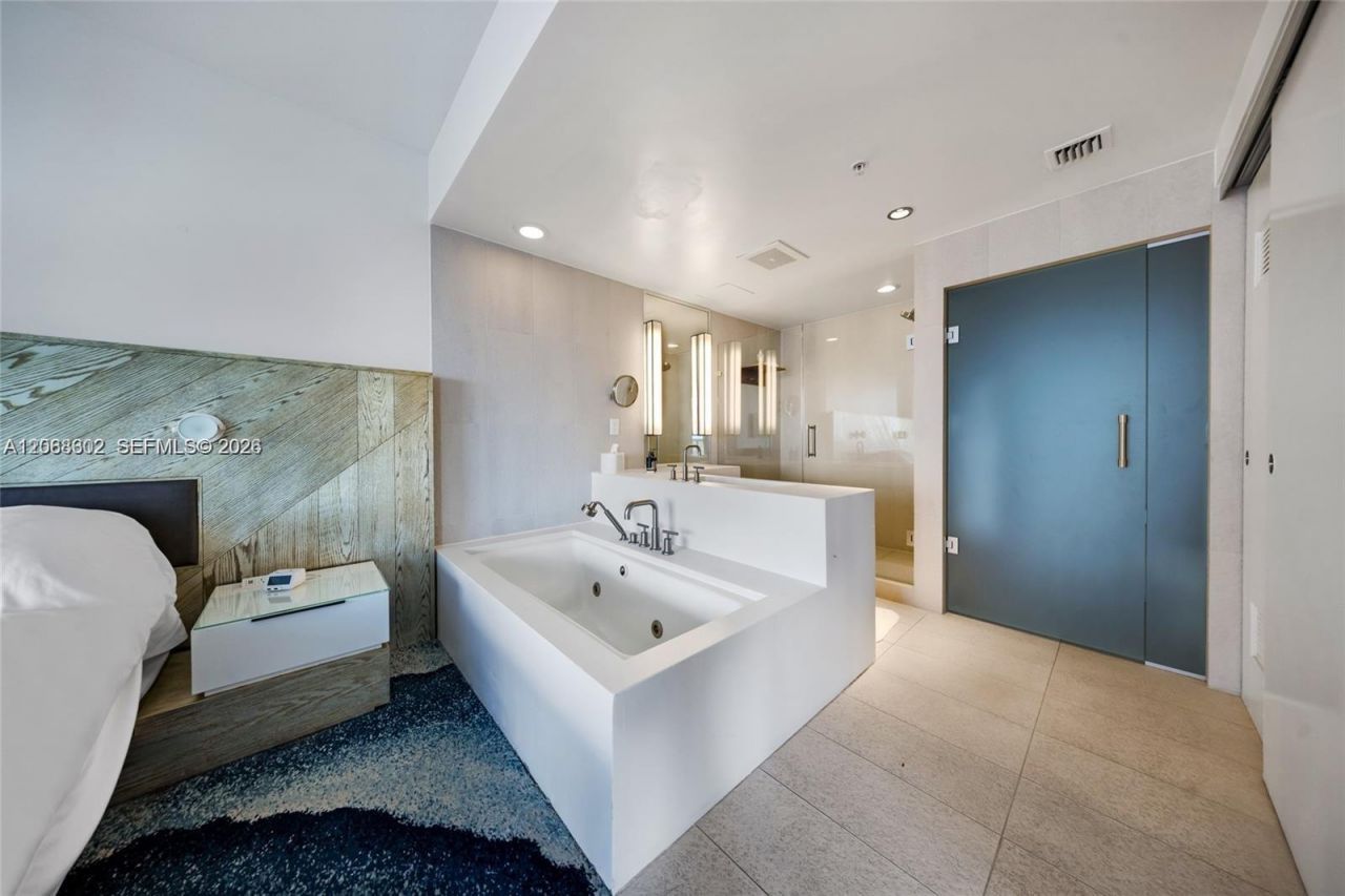 3101 Bayshore Dr, Unit 1808, Fort Lauderdale, FL 33304 Photo