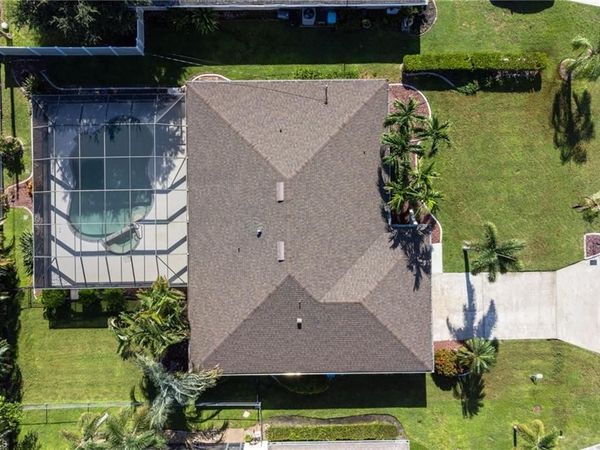 701 SE 35th TER, CAPE CORAL, FL 33904