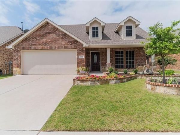 562 Jamestown Lane, Fate, TX 75189
