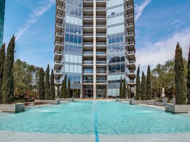 2900 McKinnon Street, Unit 2404, Dallas, TX 75201