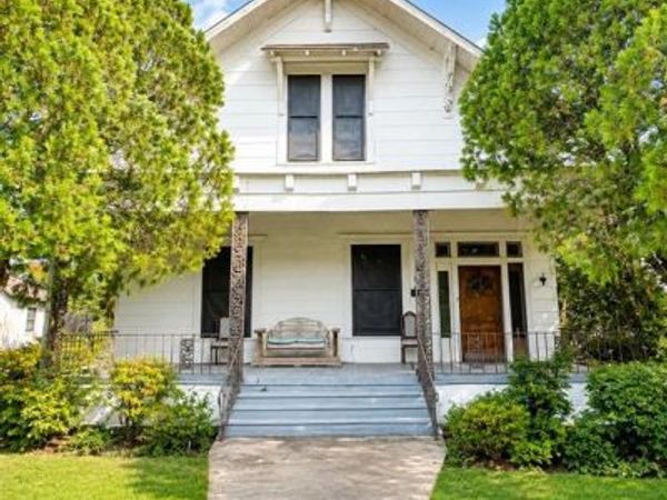 808 E Limestone Avenue , Mart, TX 76664