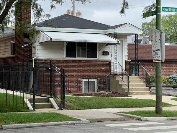 6576 N Northwest Highway , Chicago, IL 60631