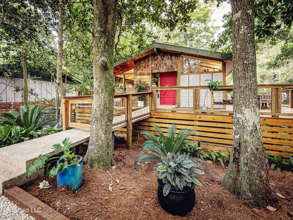 1103 Le Voyageur Drive, Ocean Springs, MS 39564