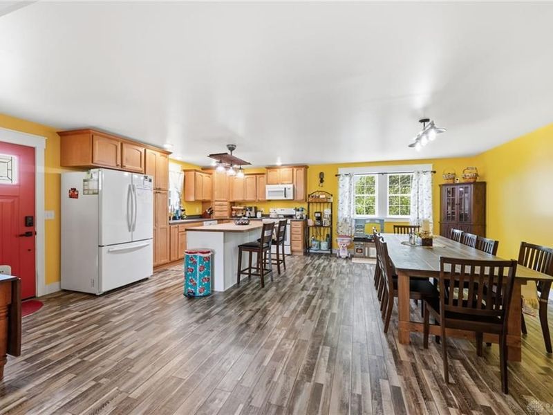562 Hathaway Trail, Tipp City, OH 45371 Photo 13