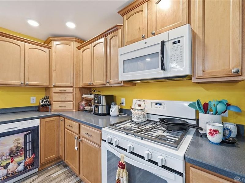 562 Hathaway Trail, Tipp City, OH 45371 Photo 16